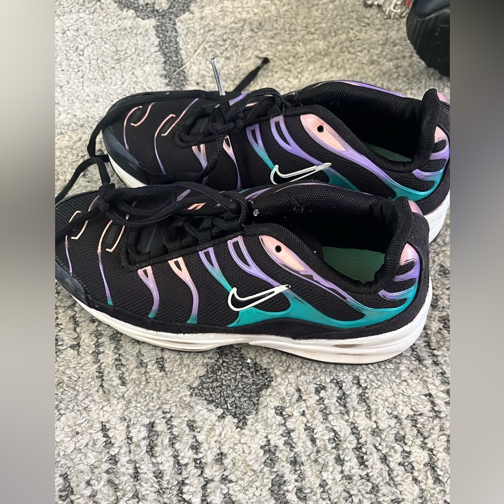 Nike Kids Black and Multicolor Sneakers